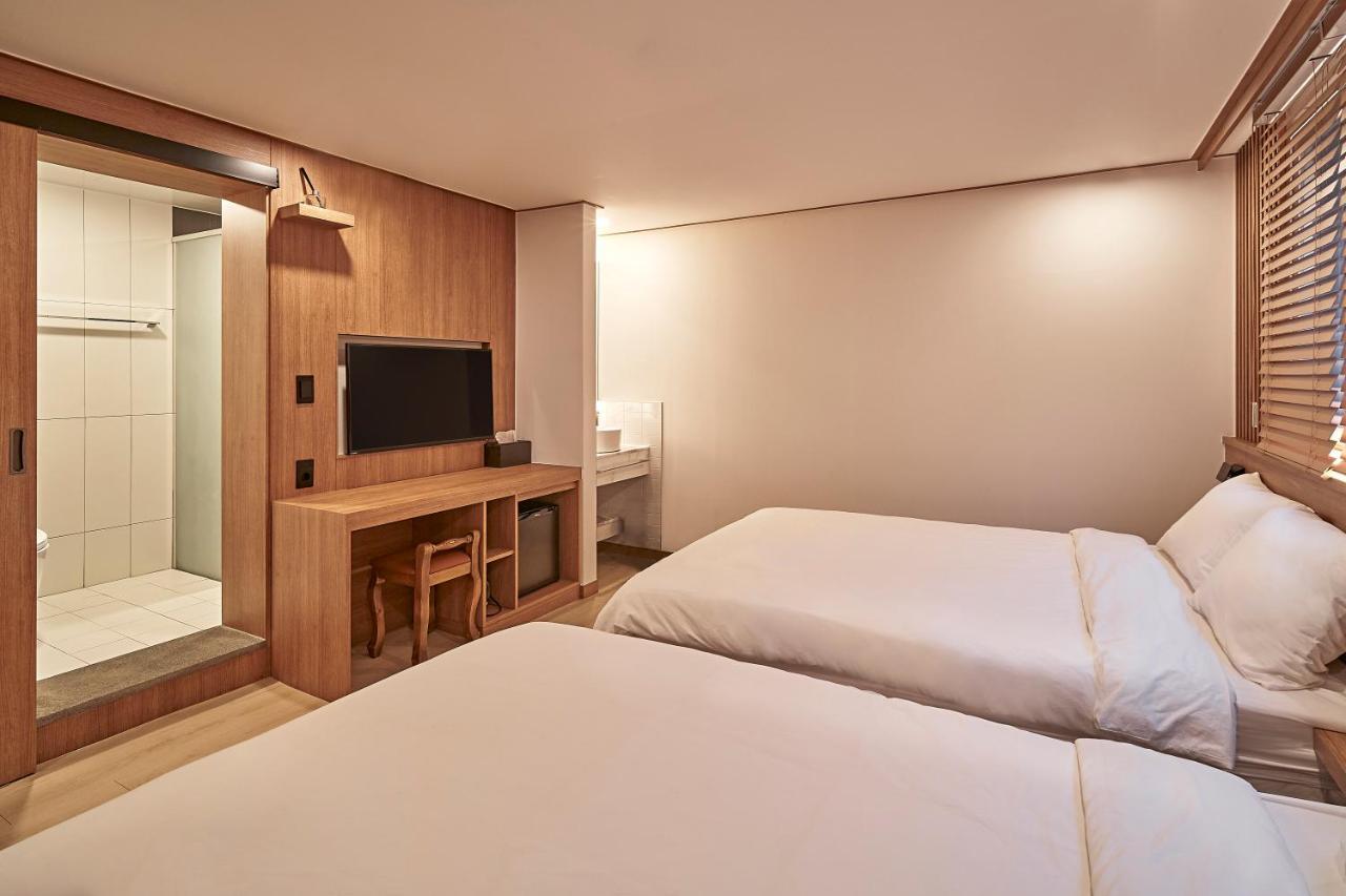 Hotel Monday Cracker Hongdae Seoul Exterior foto