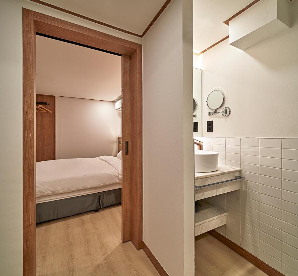 Hotel Monday Cracker Hongdae Seoul Exterior foto